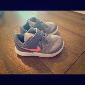 Nike size 6c shoes